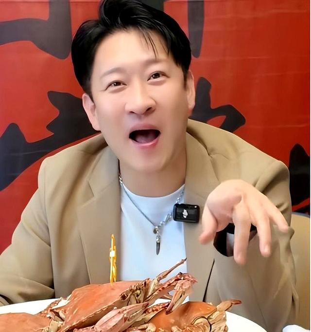背叛师门是啥下场？看看岳云鹏演唱会来了谁，就知道曹云金有多背