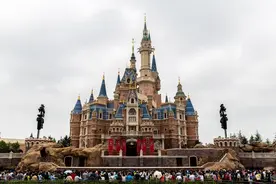 2025上海迪士尼必玩项目全攻略：从经典到新潮的奇幻之旅图片