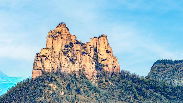 游东太行，望群山 ，感悟‘云海翻腾走龙蛇，绝壁生辉见奇峰’