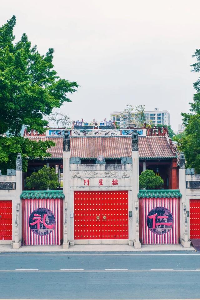 半江碧波，一城风华。这里是龙母故乡、崇德之城——德庆！