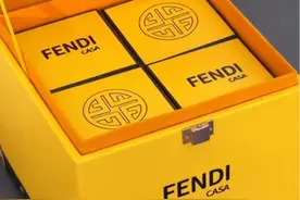 罗永浩回应“假FENDI月饼”事件，顺便喊话俞敏洪！曾称管不了交个朋友卖“智商税”产品图片