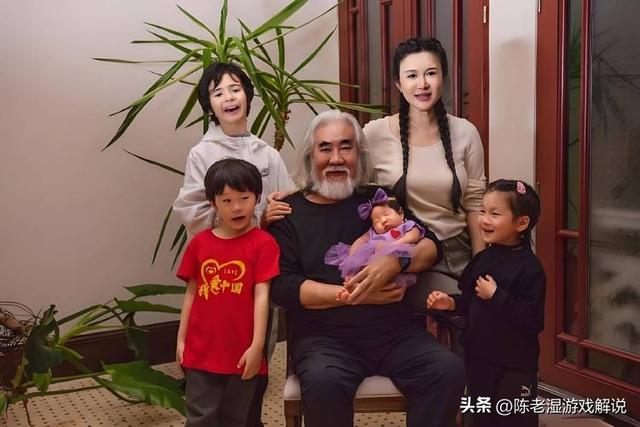 一个贪财一个好色？老夫少妻的“残酷”在74岁的张纪中身上应验了