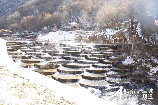 绛北大峡谷：冰瀑缀峡谷 雪趣满山间