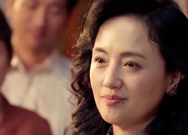 朱媛媛去世不到1年	，52岁辛柏青现身春晚彩排，恶心的一幕出现了