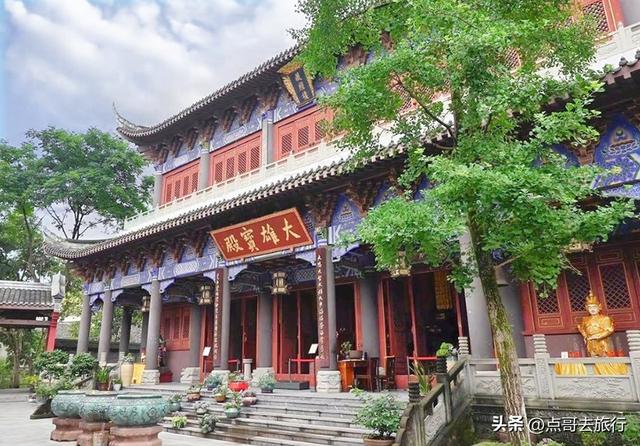 成都大邑最精致寺庙，钟鼓楼建于河上，超级漂亮，公共交通可达！