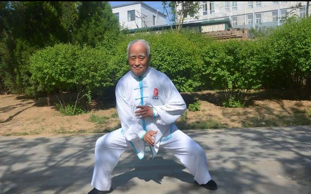 赵堡太极拳名家郑钧先生“太极小院”墙壁太极书法思维
