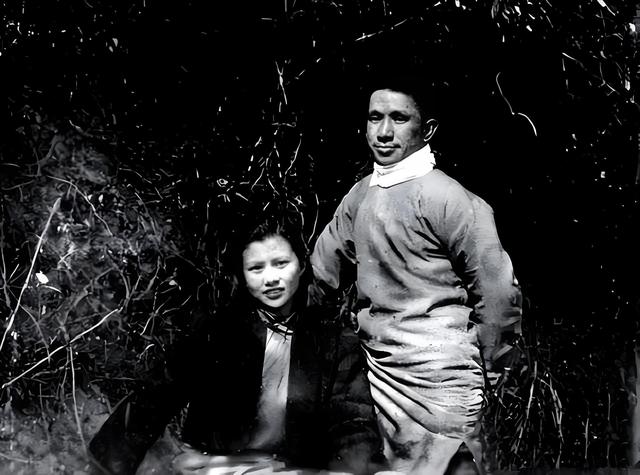 粟裕大将的夫人有多美？这是1952年的留影，她29岁，气质不凡