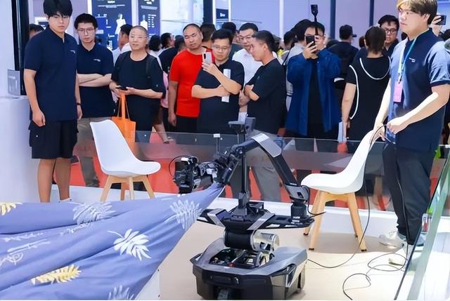 100多款机器人首次曝光！这场大会藏着改变未来的秘密