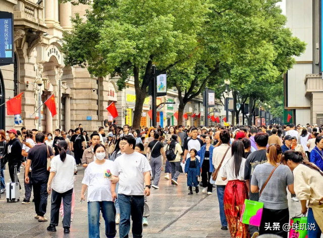 十一假期出游达8090亿！自驾占86%露营抢空，5A景区反而不香了？