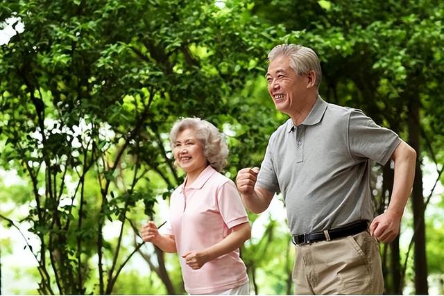 再继续这样锻炼，你的血管受不了！提醒：上了年纪	，这3种不可取