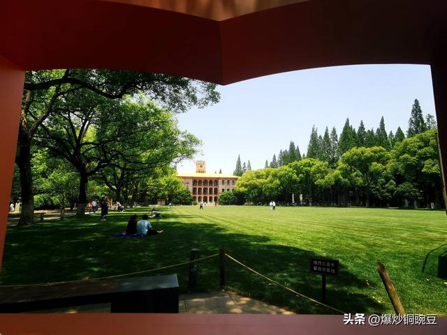 再游苏大-随便进的时候就去了一次，限流预约了却非要去看看。