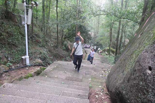 登高迎国庆 匠心贺华诞