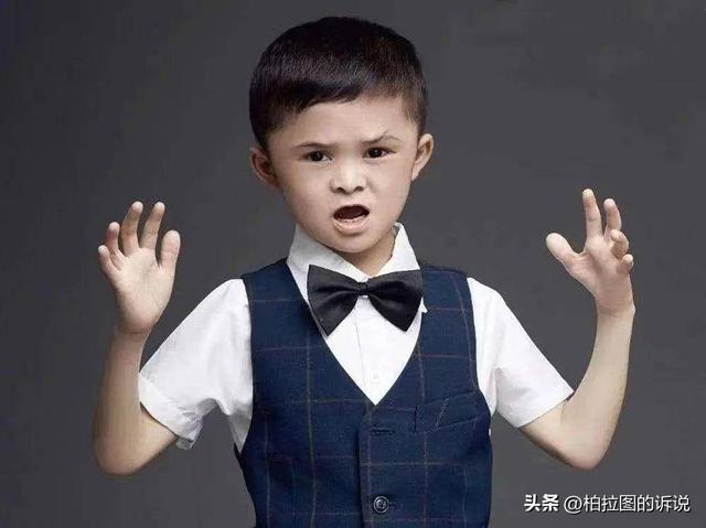 小马云十年后长大，现在跟着表哥拍视频为生，梦想是娶媳妇