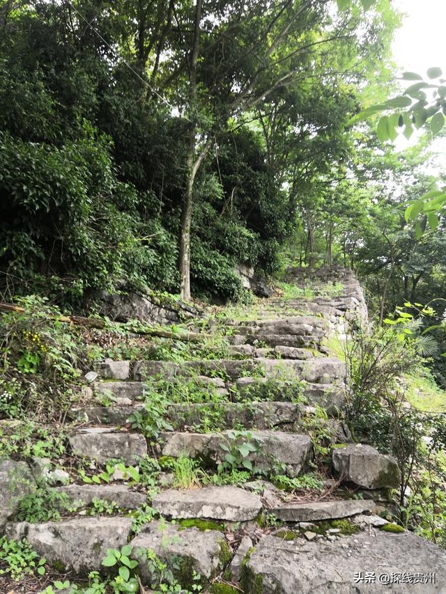 环城贵阳花溪苗王坡越野大环线之青岩段达夯翁拢“冈仁波齐”风景