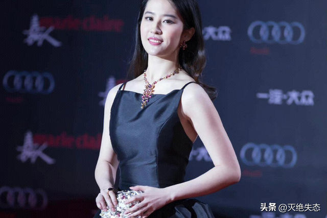 "指桑骂槐"！人民日报点赞辛芷蕾获奖感言，句句不提却字字提醒她