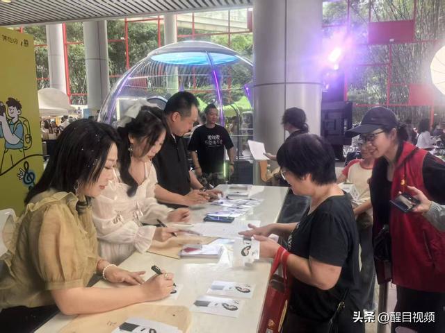 图集 | 🔥新晋网红打卡地+1！“趣YOU趣”佛山传媒游园会燃爆周末