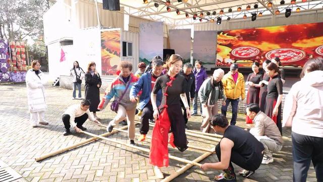 云和迎来一波打“飞的”青岛游客