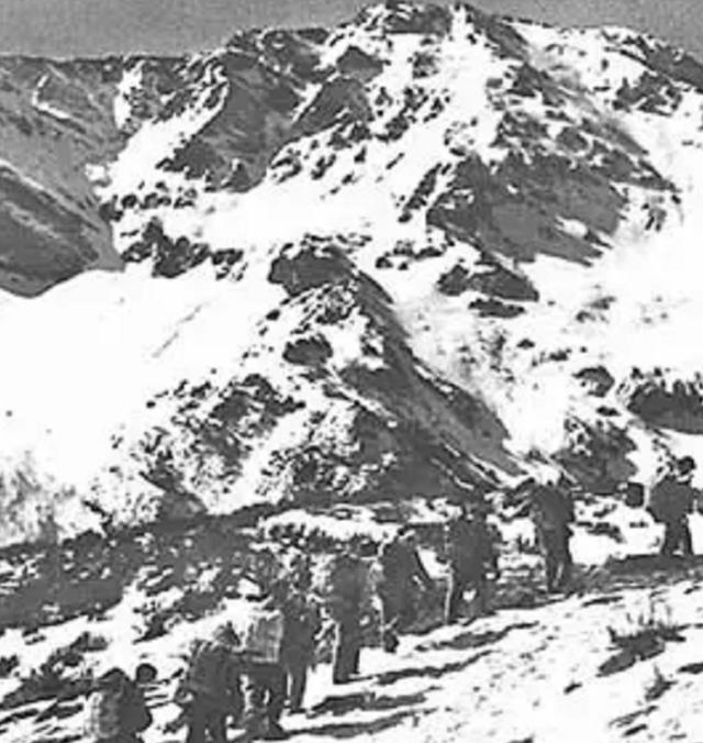 1974年，彭德怀病重，弥留之际询问工作人员：钟伟将军情况如何？