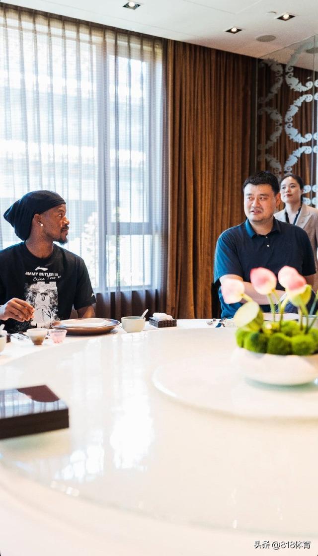豪爽!巴特勒中国行来北京姚明请客吃高端私厨,梅奥作陪JB尽情饕餮