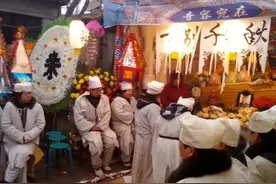 丧葬规矩之“丧不报，孝不吊；不烧纸钱不谢孝”，什么意思？图片