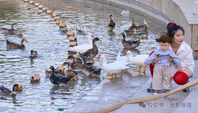 九月：敦煌飞天公园秋色浓