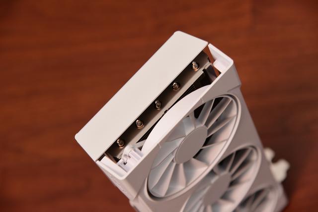 关公战秦琼！哪个游戏强？RX9070GRE和RTX5060TI对比实测！