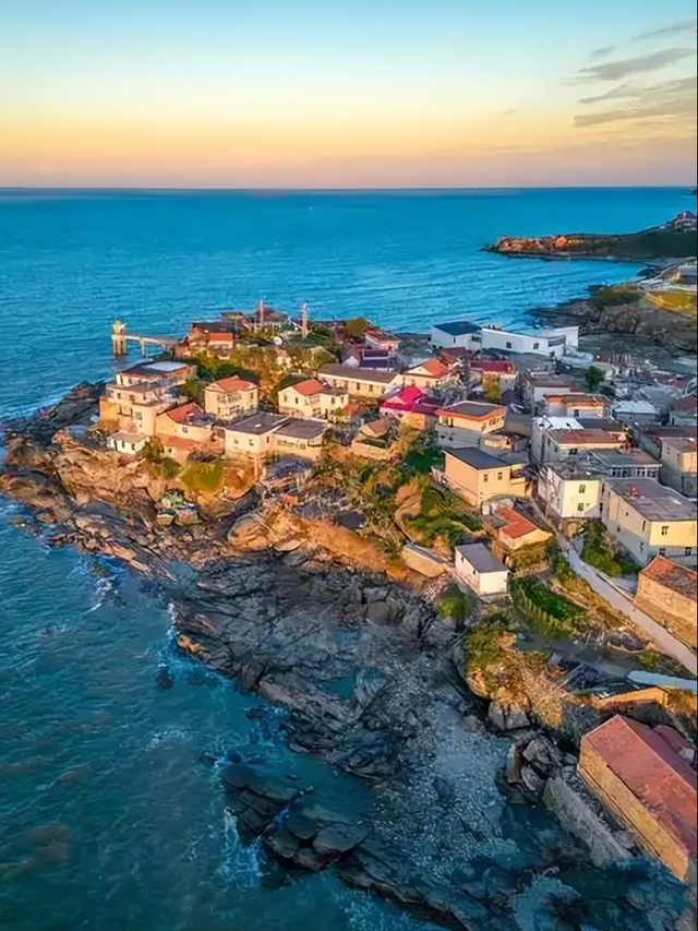 江苏有座海滨小城，4月鲜花开满山头，却被99%的游客路过