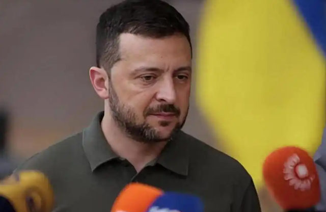 乌克兰在地中海突袭俄罗斯的影子油轮，这是泽连斯基最后的疯狂