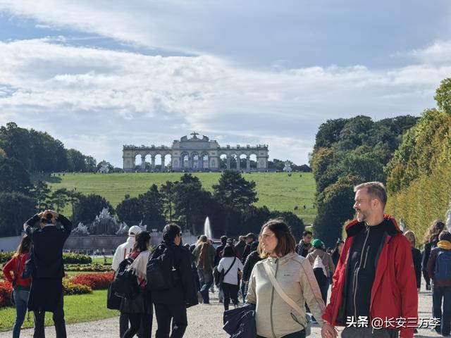 欧洲行第8天：看茜茜公主美泉宫宏伟壮丽 见维也纳内城区热闹非凡