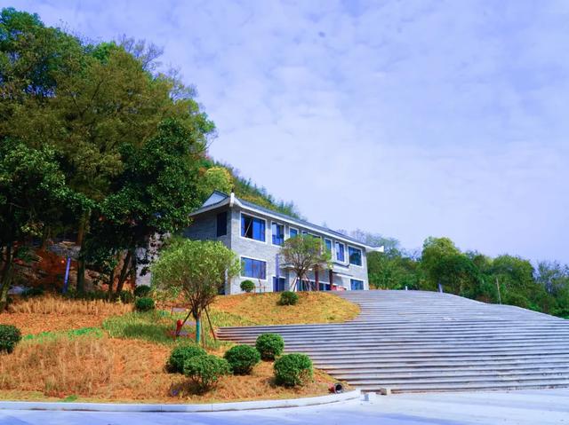 涌泉洞里洞涌泉