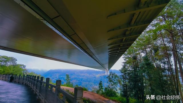 云端悬索跨峡谷！腾冲龙江特大桥，亚洲海拔第一的天路奇观