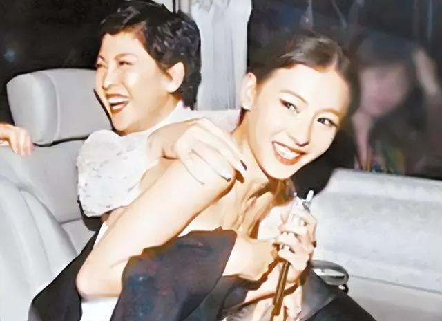 一场追悼会，戳穿向华强夫妇在香港的真实地位，原来李连杰没说谎