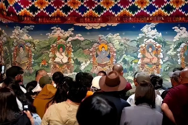 六世班禅进京真相	，乾隆用宗教怀柔，换来边疆60年安稳