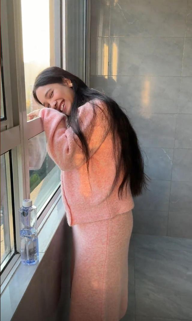 江苏穷小伙爱上尼泊尔美女，认识5天就结婚，花50万买黄金当彩礼