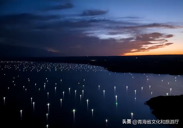 双节假期去哪儿？青海龙羊峡！秋日山湖+渔火星光，朋友圈高赞全拿捏~