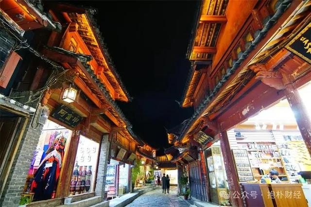 在丽江感受繁华，听当地人讲述焦虑和隐忧