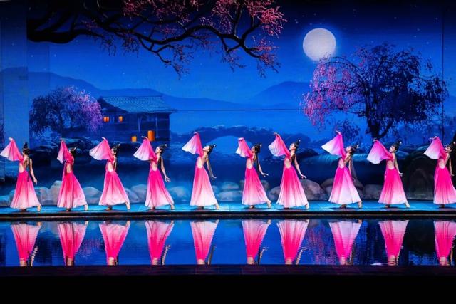 明日开票！四大摇滚乐队陪你跨年，超值席位锁定明月山跨年狂欢音乐夜！