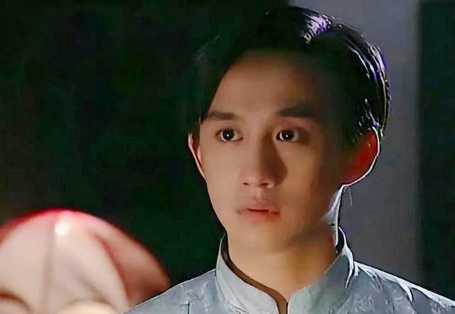 明明演技一般，却被捧成“老戏骨”，这八位演员终于现出原型了？