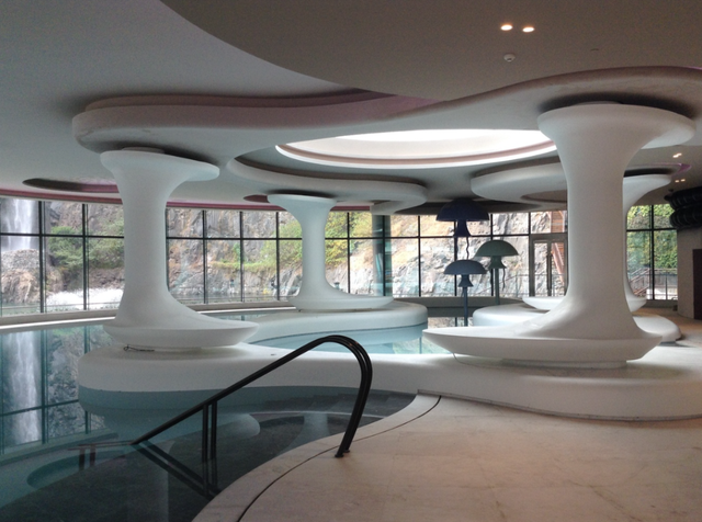 耗资20亿，向下88米，上海的“摩地大楼”酒店，睡一晚最高6万！