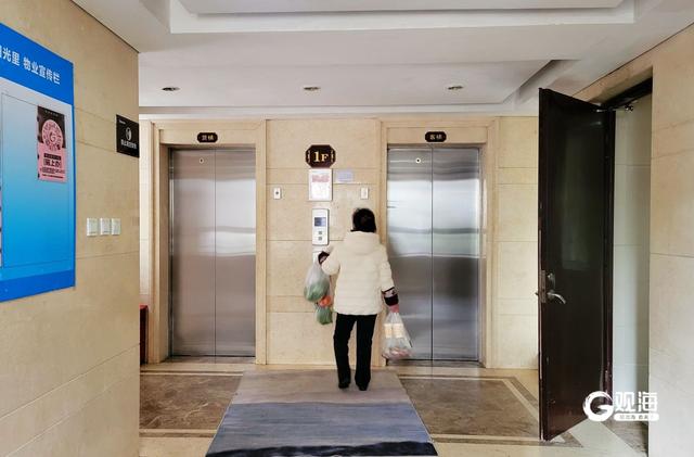 费用高、居民意见不统一......“高龄”电梯换新，青岛如何破解困局？