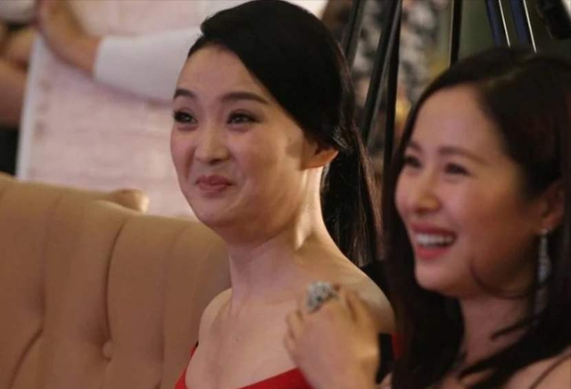 现在嫌她们丑，当年追成狗！这6位发福的女明星，当年都是大美女