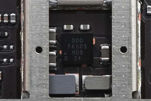 高达1999元售价是怎样的用料做过水准？中兴U60 Pro 5G随身WiFi拆解