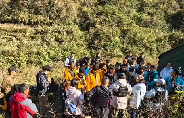 报名费涨至1800元！荒野大赛爆火背后，谁在赚情绪的钱？