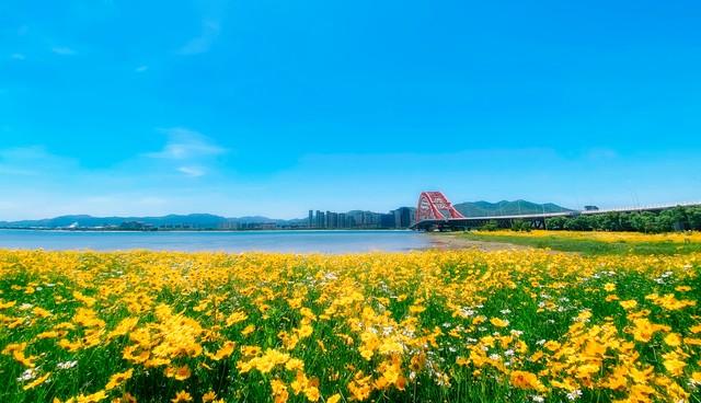 青山绿水，人间至美的财富诗章