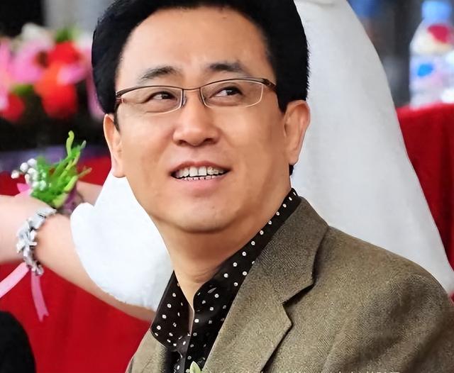 许家印为活命全部交代！供出背后三大靠山，难怪他能如鱼得水