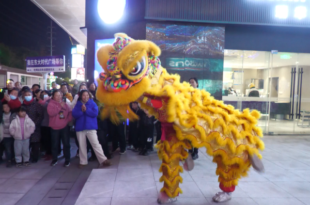 篝火燃动夜经济 文化体验聚人气