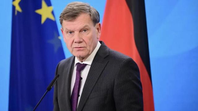 德国外长急电北京求和，王毅外长翻出旧账，一句话亮清对德红线