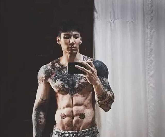 健身网红魏思澄这肌肉在全网有多吃香绝美八块腹肌倒是有点东西