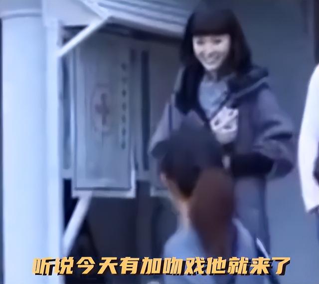 苗圃没想到，12年前自己狠心抛弃的罗晋，如今在唐嫣手里闪闪发光