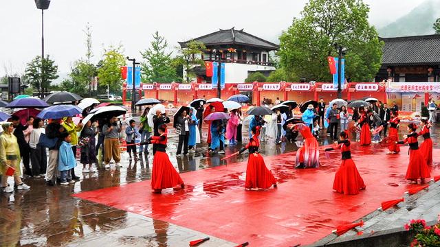 国庆假期首日！广元迎客15万+，剑门关成“流量担当”